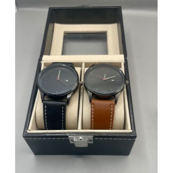 New Watch FREE DISPLAY CASE - Picture 1 of 5